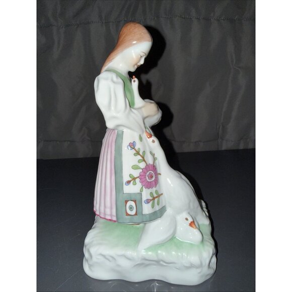 HEREND Peasant Girl With Geese Green Dress 8" Tall Porcelain - Picture 7 of 11